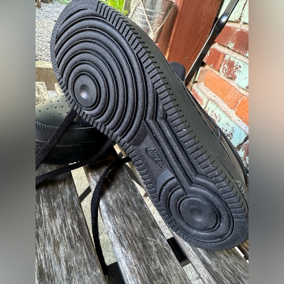 Nike Air Force One Low All Black - Picture 4 of 5